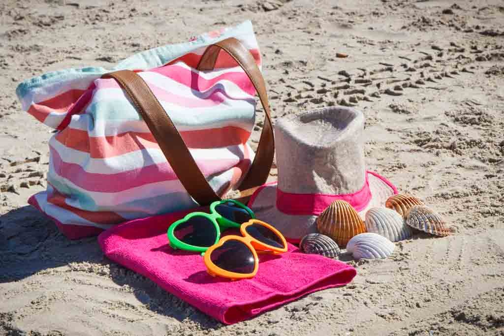 Accessori da Spiaggia: Come Completare il Tuo Look Estivo